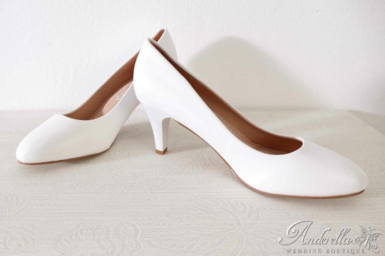 Bőrhatású zárt menyasszonyi cipő - fehér