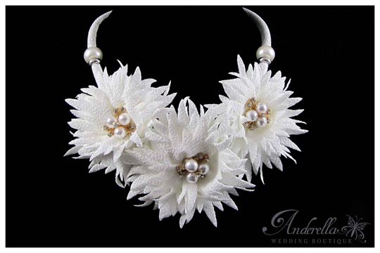 Luxus fehér margaréta nyaklánc - 3 virágos