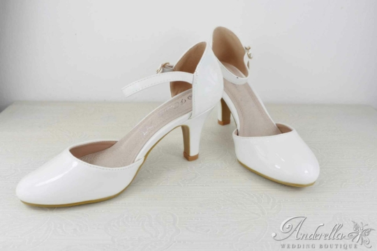 Lakk, pántos menyasszonyi cipő alacsony sarokkal