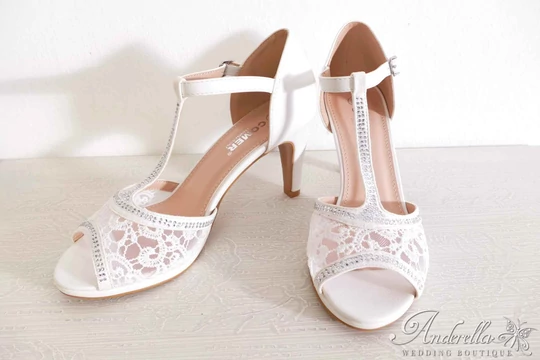 Csipke menyasszonyi szandál kristályos - fehér - 40 Csipke menyasszonyi szandál kristályos - fehér - 40