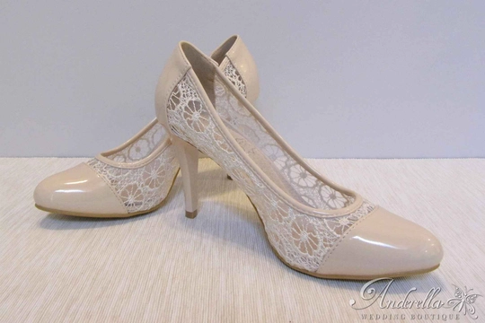 Csipke menyasszonyi cipő - púder színű - 38