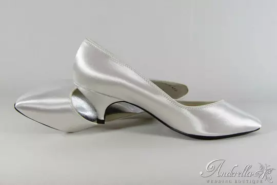 Törpesarkú, egyenes menyasszonyi cipő - 395