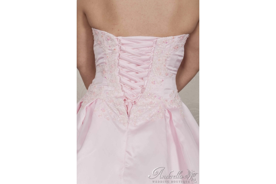 Rózsaszín esküvői ruha