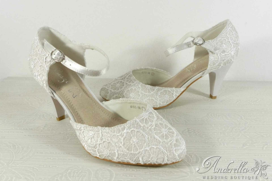 Csipke menyasszonyi cipő alacsony sarokkal