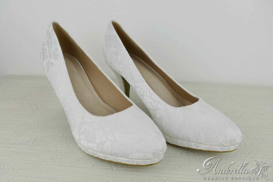 Csipke menyasszonyi cipő - kényelmes sarokkal