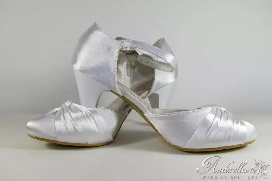 Keresztdíszes menyasszonyi cipő - 36