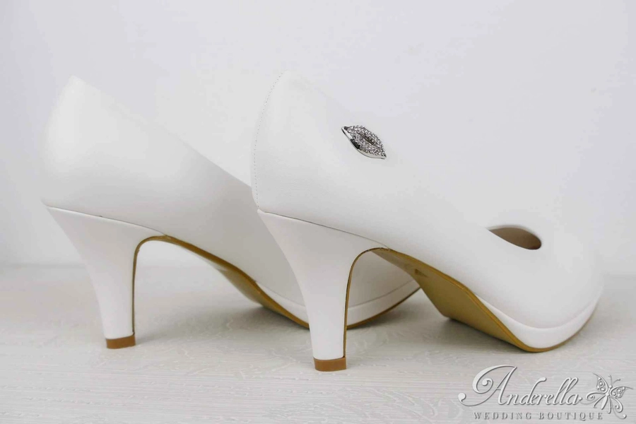 Menyasszonyi cipő - csók szimbólummal - 38