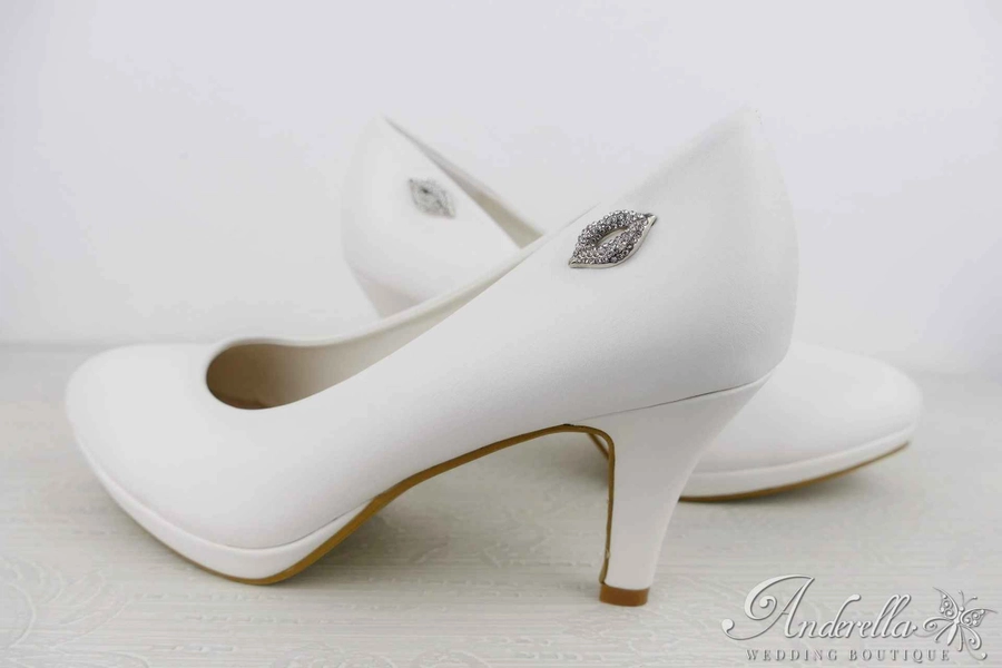 Menyasszonyi cipő - csók szimbólummal - 36