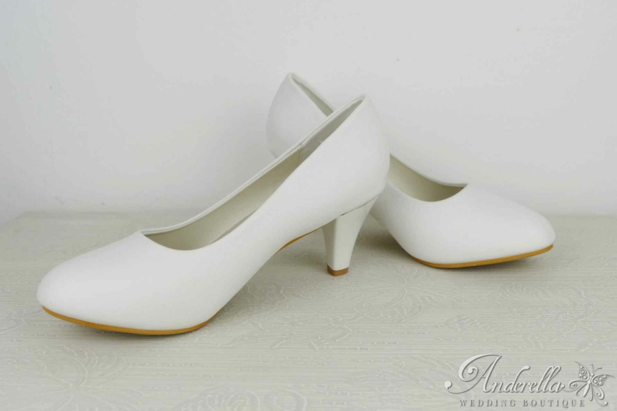 Alacsony sarkú menyasszonyi cipő- bőrhatású