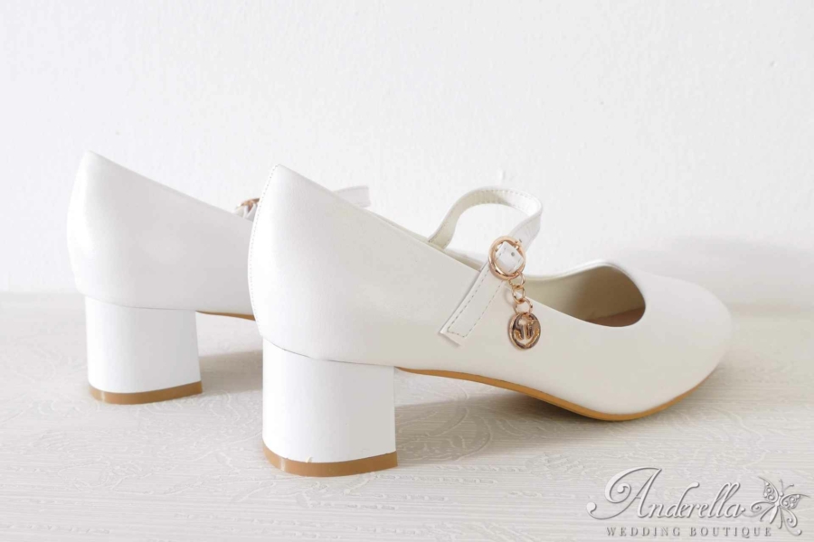 Keresztpántos menyasszonyi cipő