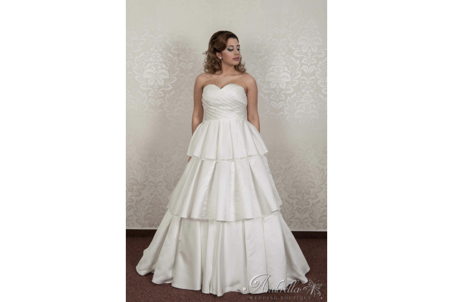 A-vonalú masnis menyasszonyi ruha