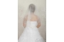 Kép 4/4 - 3 rétegű, szatén szalaggal szegett menyasszonyi fátyol apró gyöngyökkel díszítve, törtfehér