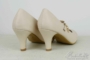 Kép 3/5 - Ekrü színű menyasszonyi cipő - keresztpántos