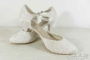 Kép 3/3 - Csipke menyasszonyi cipő alacsony sarokkal