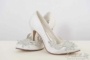 Kép 1/2 - Ezüst díszítésű exkluzív menyasszonyi cipő