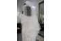 Kép 2/3 - Vékony szatén szalaggal szegett két rétegű menyasszonyi fátyol - törtfehér