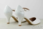 Kép 4/4 - Lakk, pántos menyasszonyi cipő alacsony sarokkal
