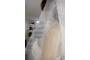 Kép 5/5 - Vágott végű kristálytüll menyasszonyi fátyol - rövidebb fehér színű